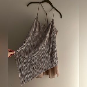 NWT Willow & Clay Asymmetrical Top in Silver/Mauve, size: L